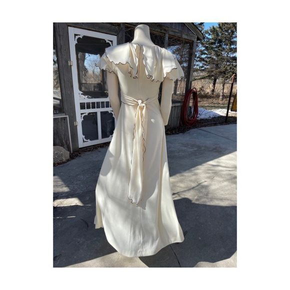 70s Ivory Maxi Dress Brown Ruffle Trim V Neck Flutter Cap Sleeve Oversize Collar - Picture 3 of 14